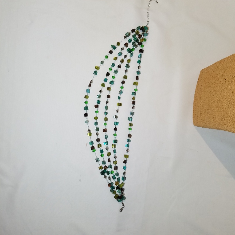 Layered Shell Necklace - Picture 7 of 7